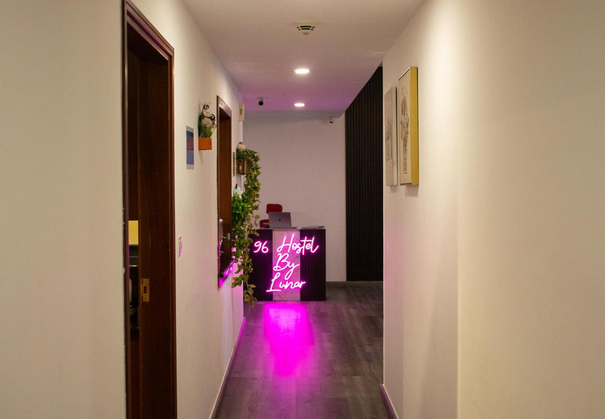 Lunar Hostel 96 Dubaj Kültér fotó