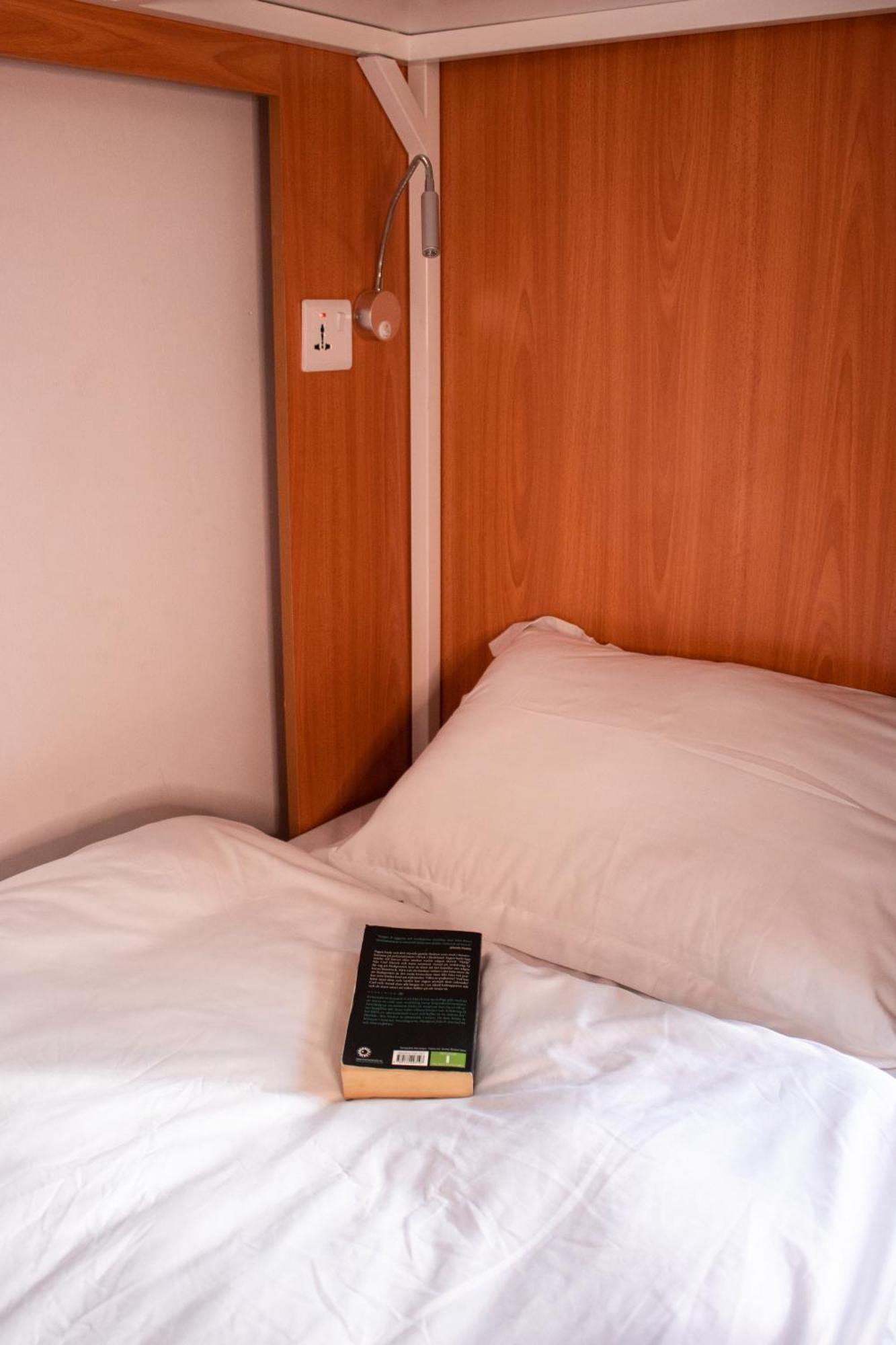 Lunar Hostel 96 Dubaj Kültér fotó